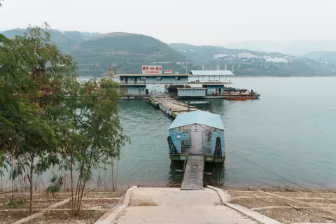 三峡水上公交系列封面